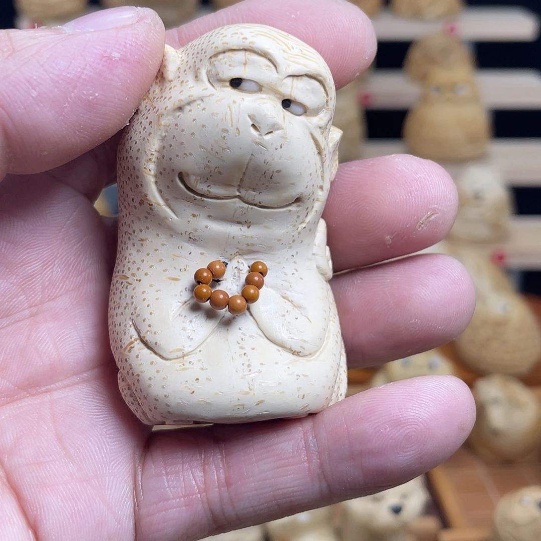 兮***寶竹竹根雕猴子手把件