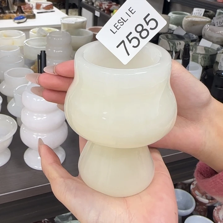 X585.          罐蜡，味道自选