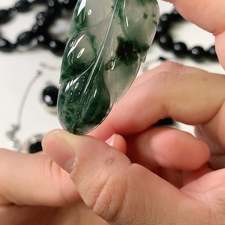 翡翠未镶嵌颈饰翡翠