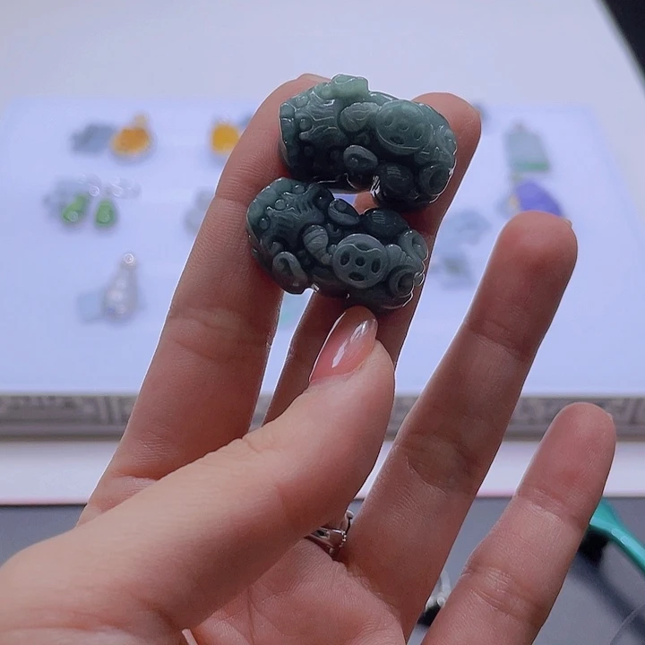 翡翠未镶嵌颈饰一对2222222