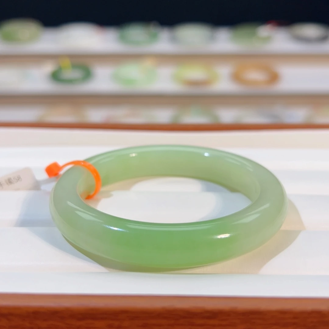 和田玉手镯未镶嵌  【白翠】满翠