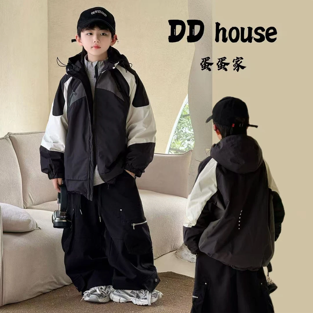 蛋蛋家【时髦狙击】25303冬季新款洋气黑色立领拼接加棉冲锋衣外套