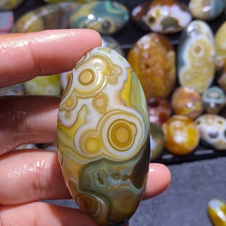 玛瑙/玉髓未镶嵌珠宝奇石