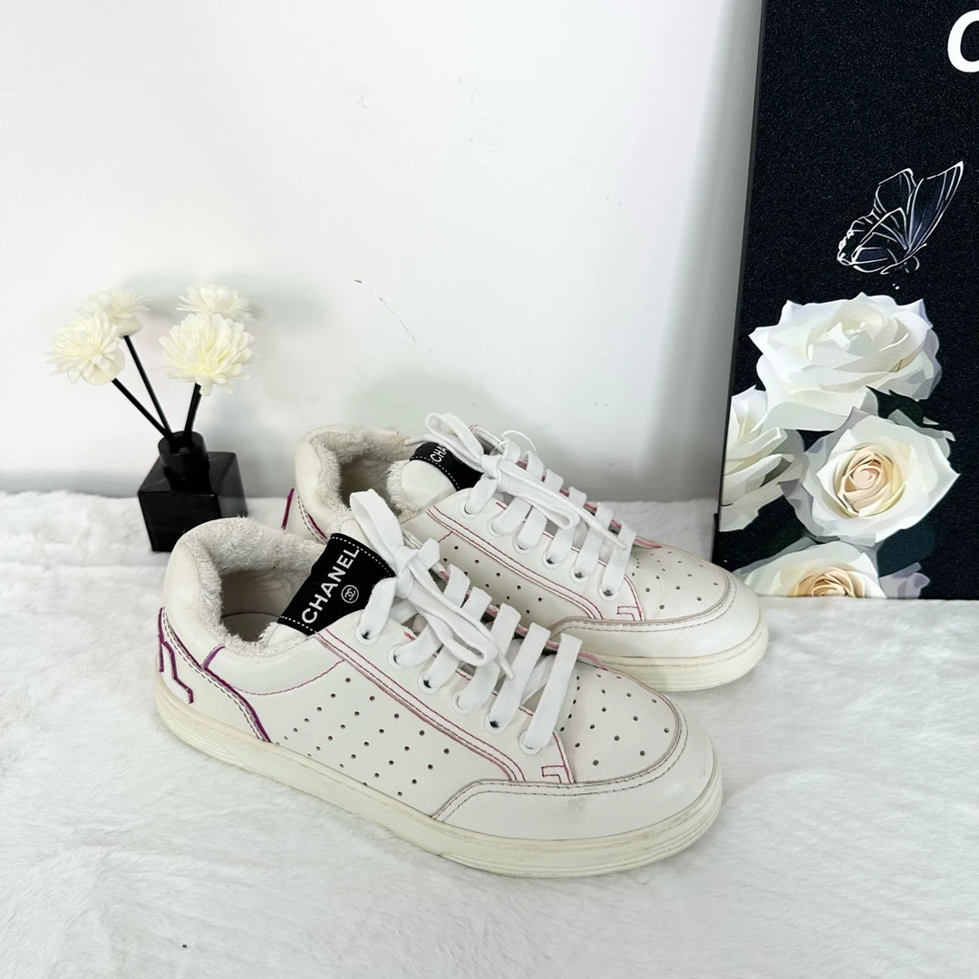 95新 Chanel/香奈儿 香奈儿/37码/白粉色logo板鞋/TT0015