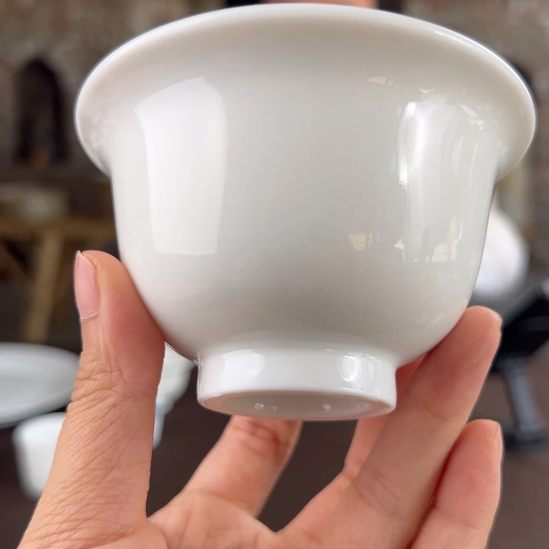 柴窑素胎压手杯（微瑕鼓包）