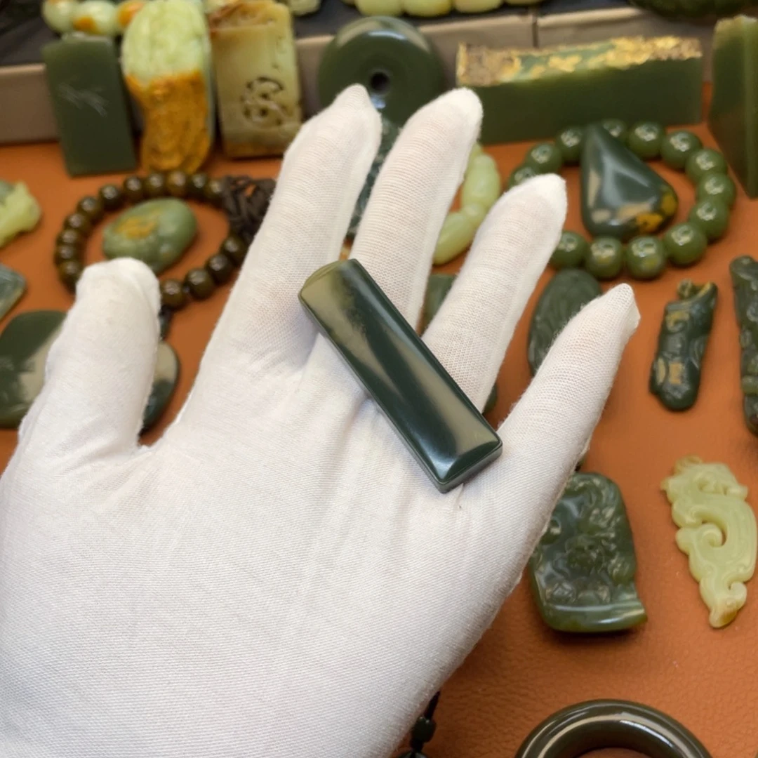 ╰***儿岫岩河磨玉（透闪石质玉）未镶嵌挂件