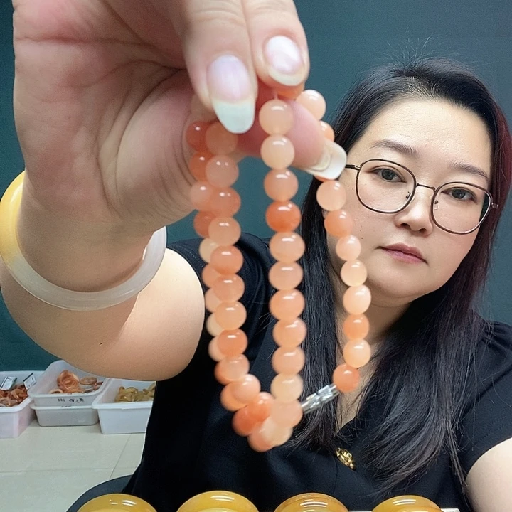 石英质玉（黄龙玉）未镶嵌颈饰