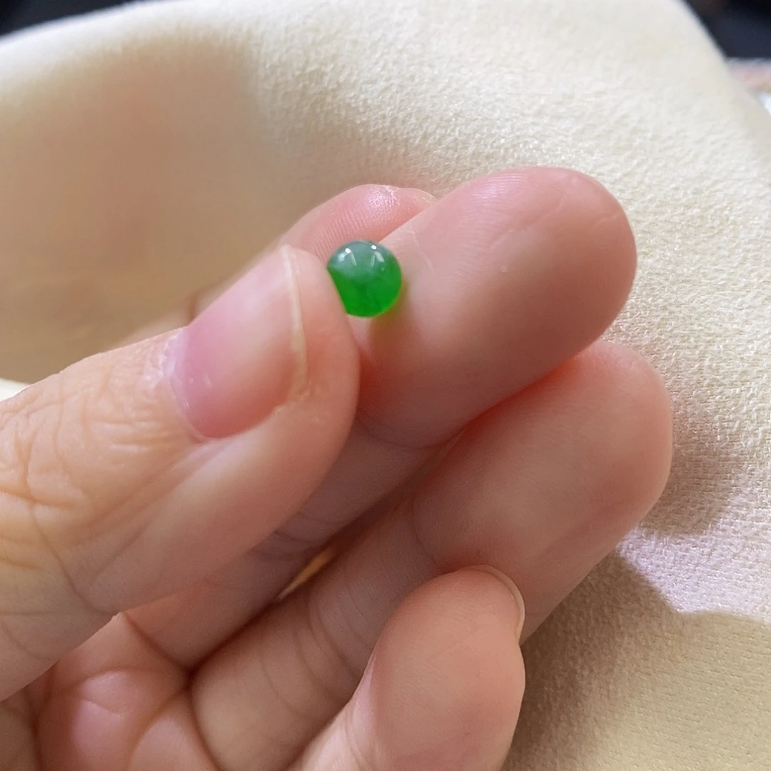 翡翠挂件未镶嵌壹*羊买断有纹