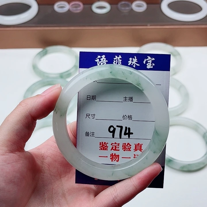 未镶嵌手镯石英质玉十****