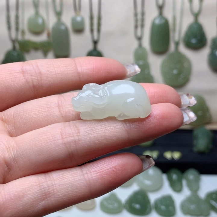 和田玉吊坠未镶嵌W****3