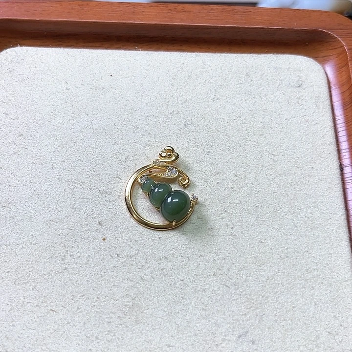 和田玉（碧玉）银S925镶嵌颈饰苏****理