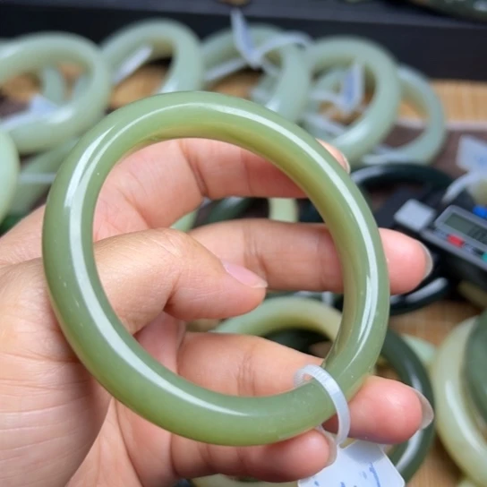 和田玉手镯未镶嵌娟58