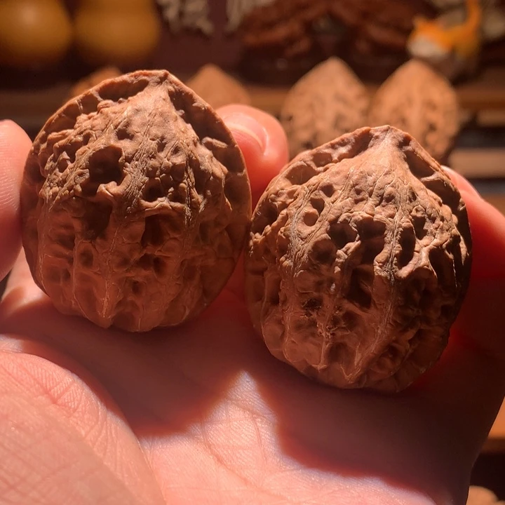 文玩核桃吊坠楸玥核1