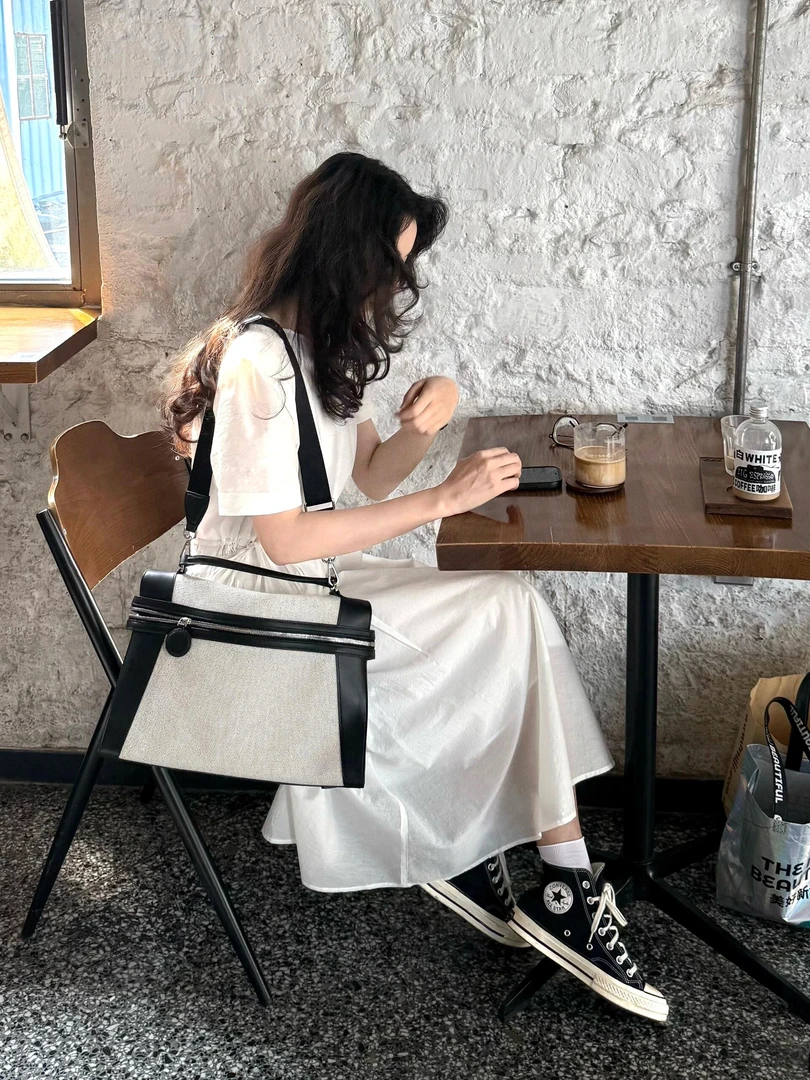 法式极简小白裙收腰短袖连衣裙女2025夏新款法式气质正肩显瘦长裙