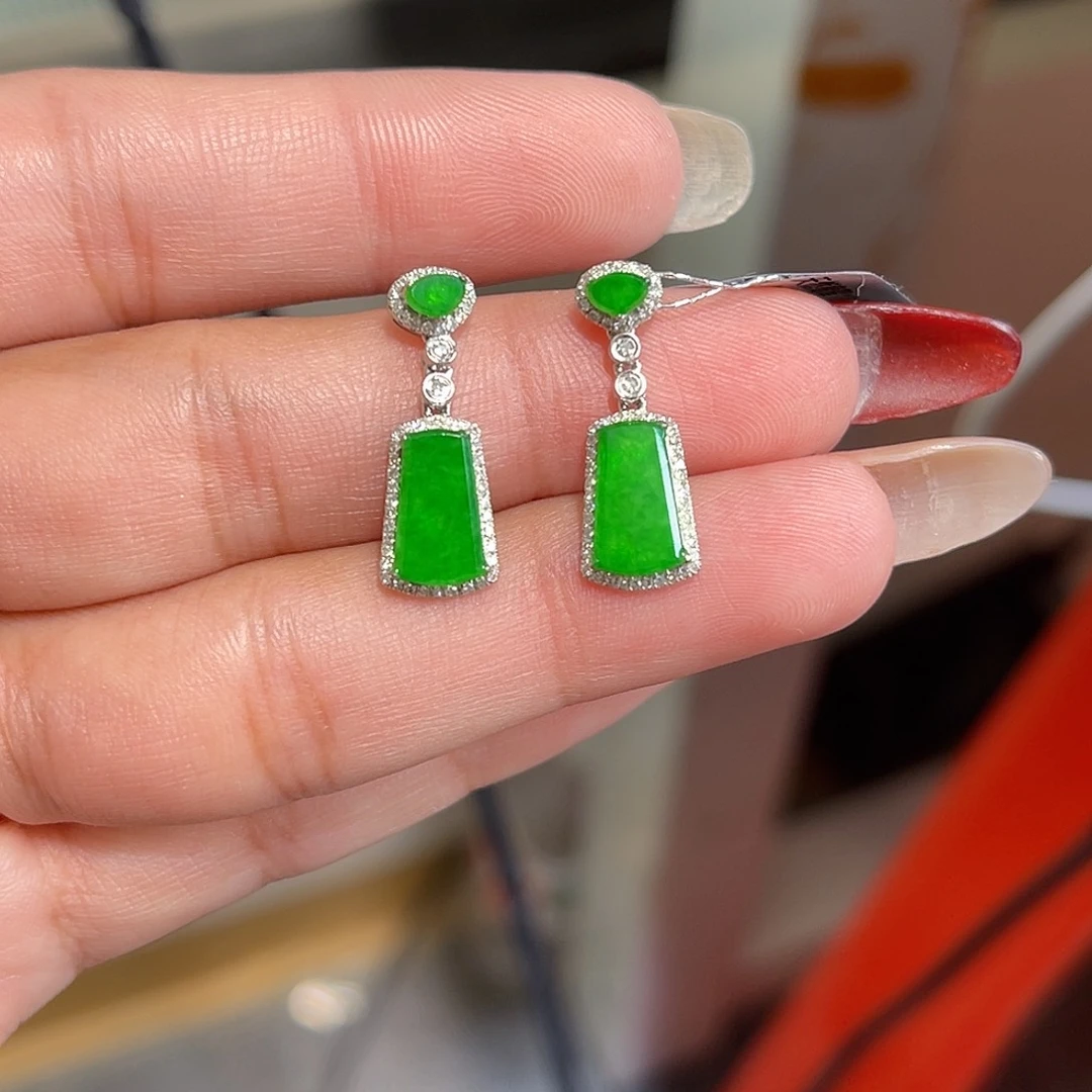 翡翠18K金镶嵌耳饰无事牌