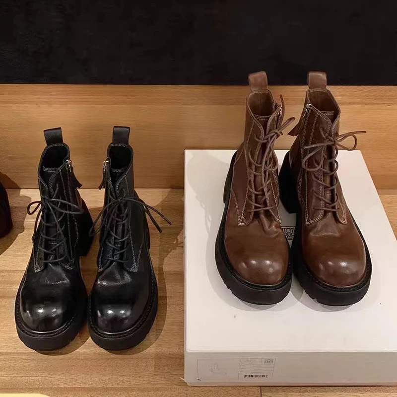 新款百搭时尚户外女短靴靴子厚底粗跟机车靴潮流款式彰显个性魅力