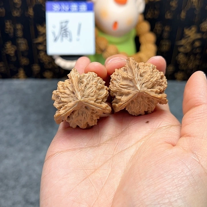 文玩核桃把件盘山三棱36尺