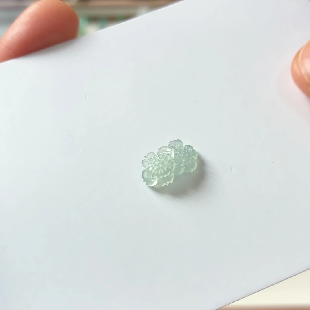 定制翡翠未镶嵌花花