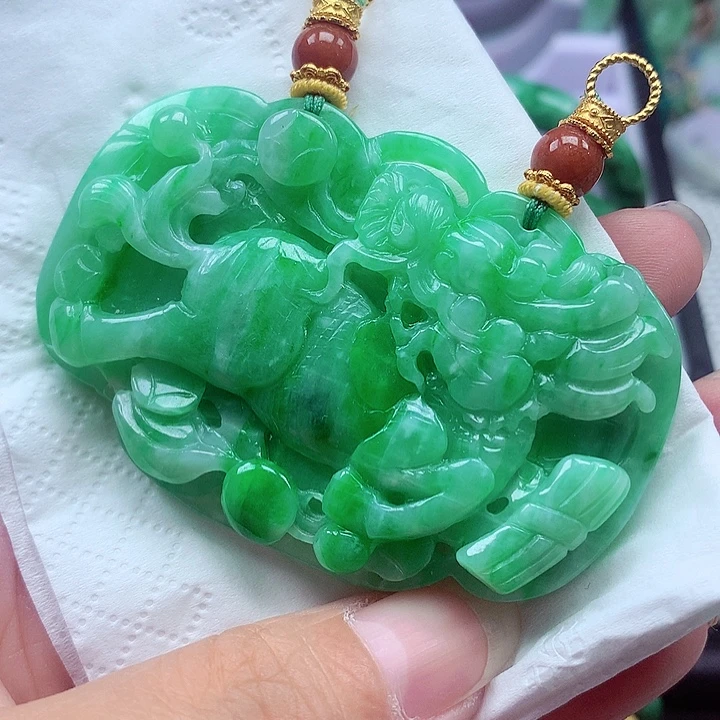 翡翠银S925镶嵌颈饰翡翠