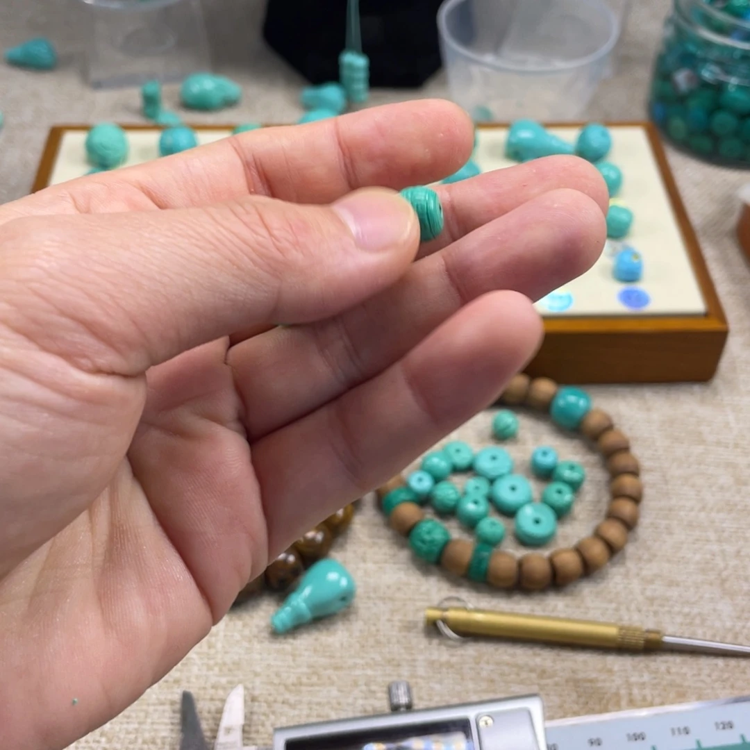 鸿***头原生态湖北矿小配饰， 直径9