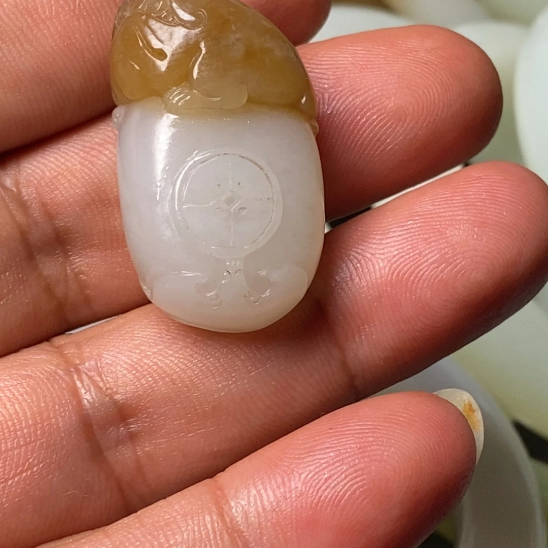 玩***情和田玉（糖玉）未镶嵌颈饰