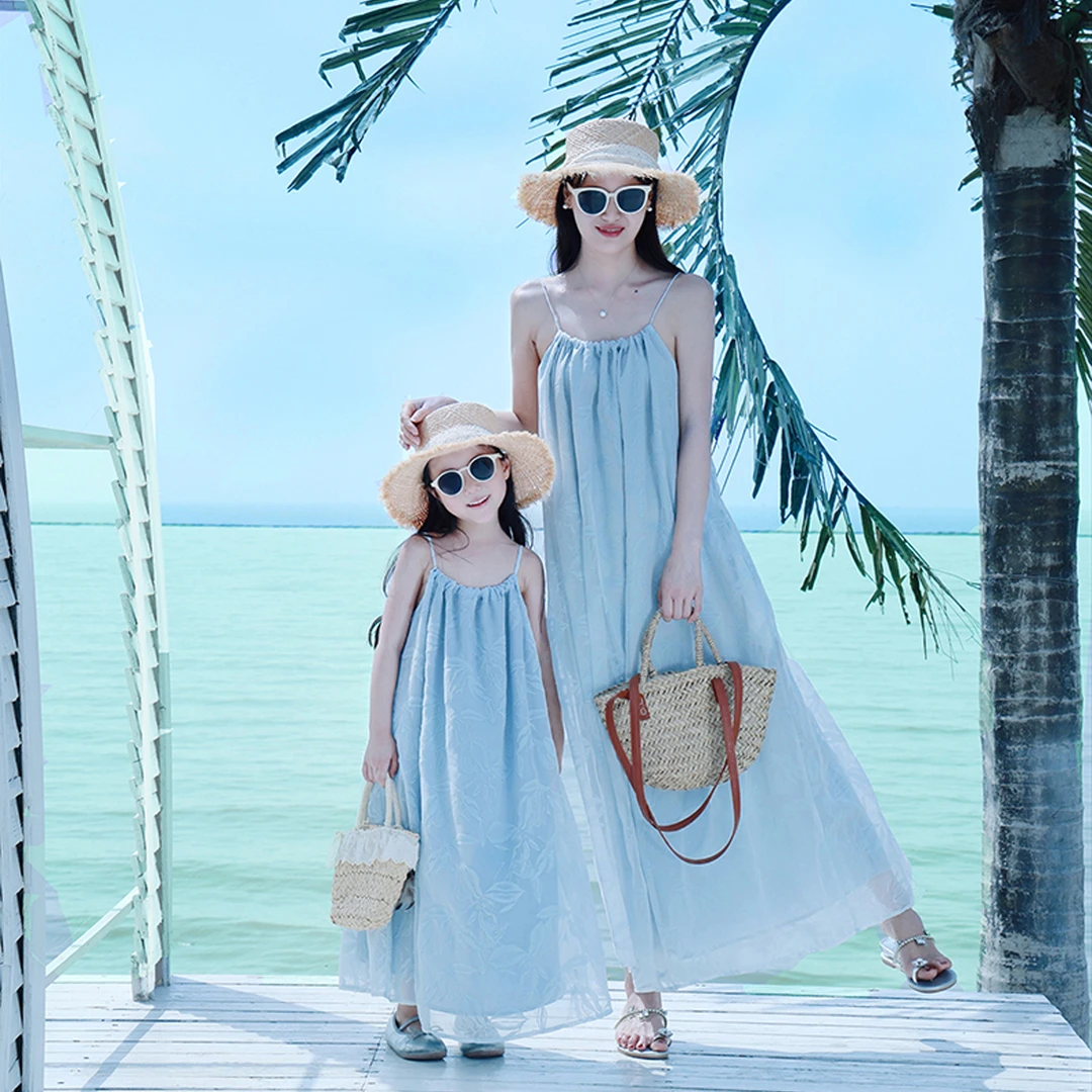 一大一小亲子装2025夏新款母女装海边度假吊带长裙沙滩雪纺连衣裙