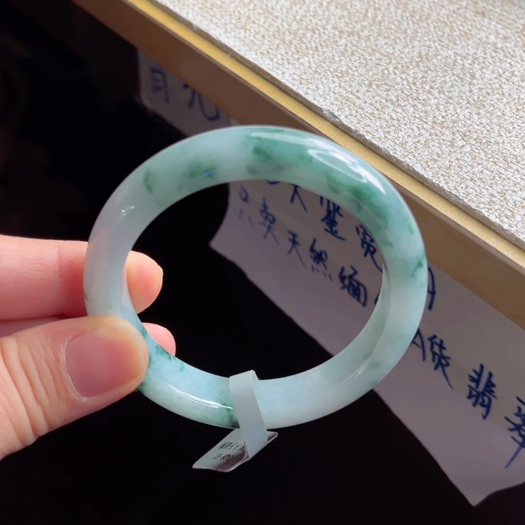 翡翠未镶嵌手镯手镯