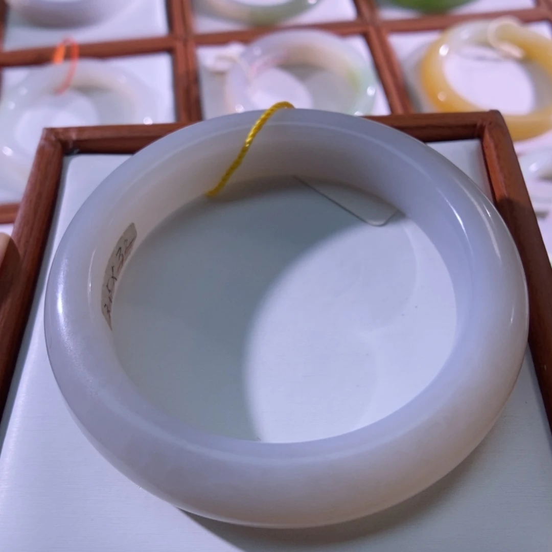 【闪购商品】未镶嵌手镯和田玉