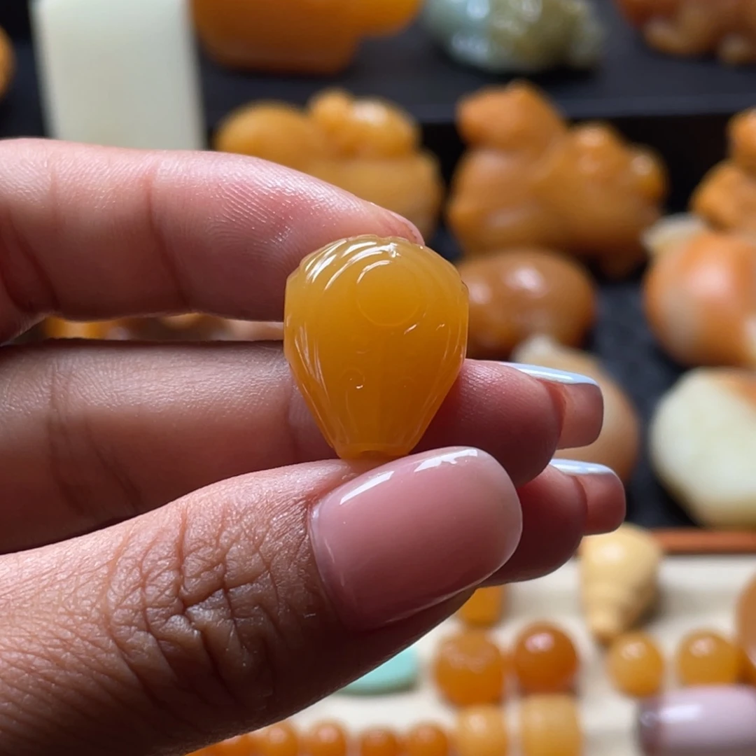 X***.石英质玉（缅黄）未镶嵌颈饰