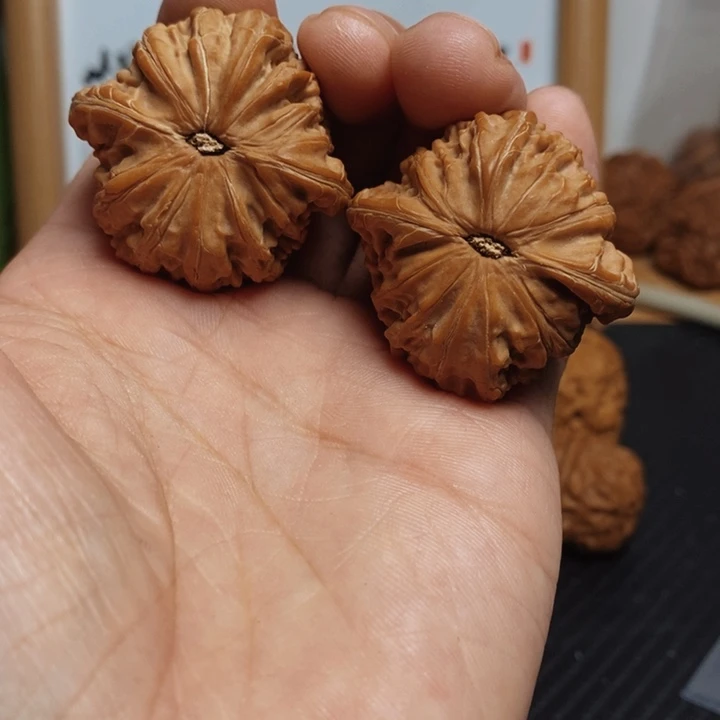 大叶紫檀（黑酸枝木类）磨盘