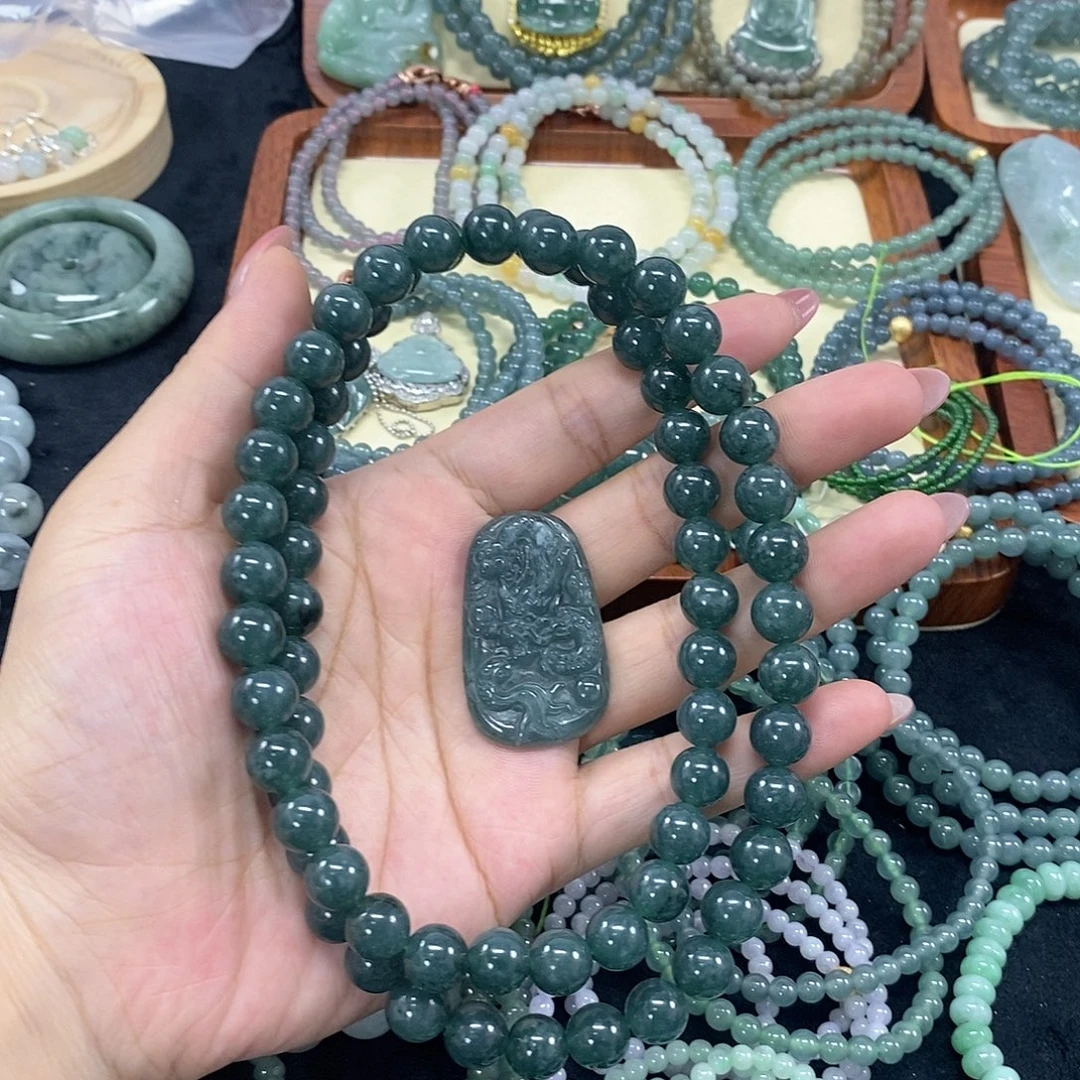 愛***艷翡翠未镶嵌颈饰翡翠珠链