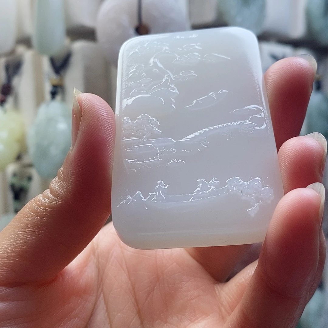 石英质玉（金丝玉）未镶嵌颈饰小**?