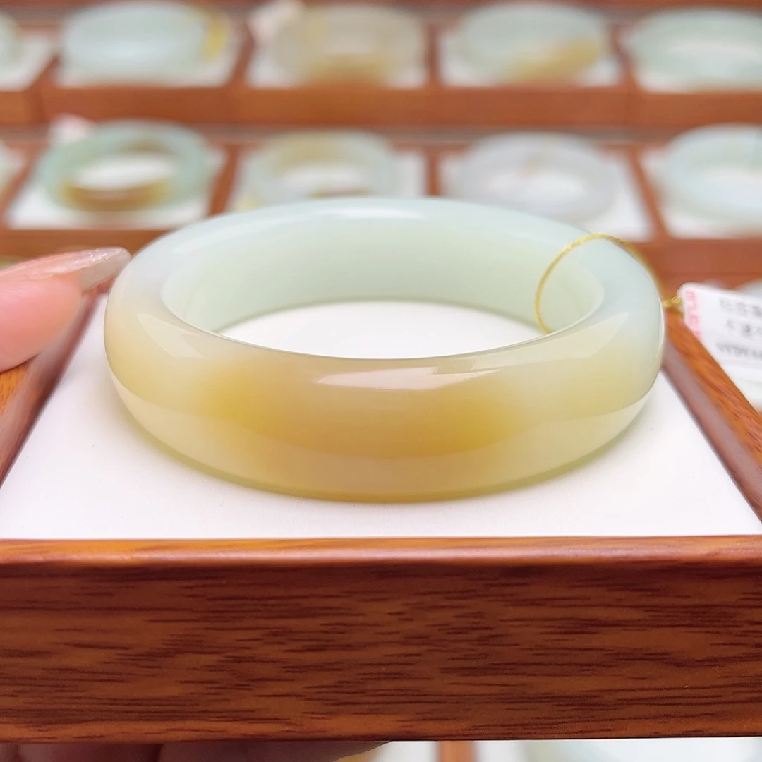 和田玉手镯未镶嵌56.8