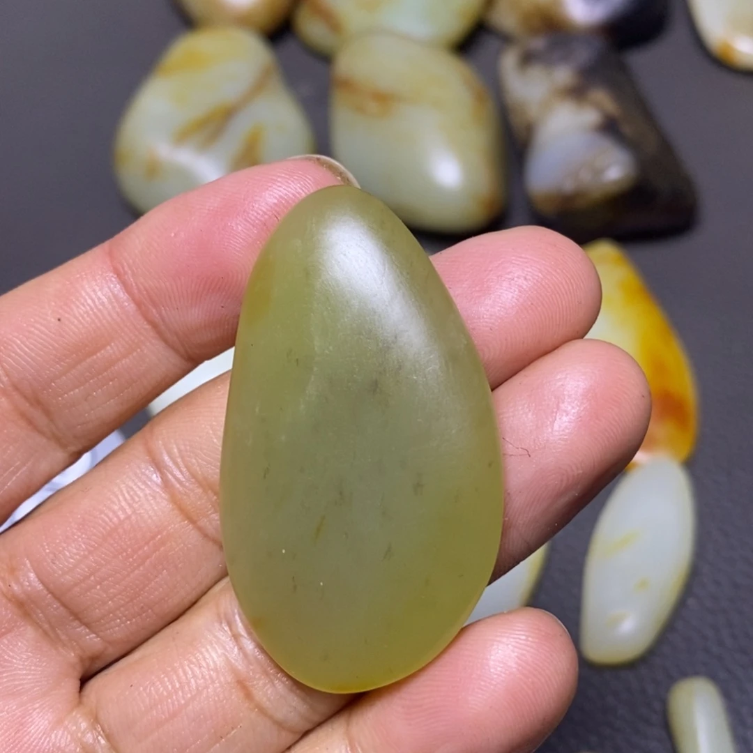 和田玉（糖玉）未镶嵌挂件