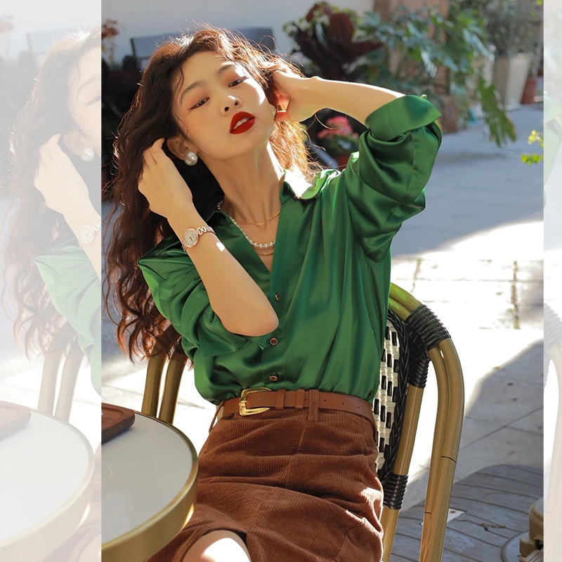 法式绿色缎面衬衫女春秋冬高级洋气时尚复古冷淡内搭长袖衬衣港风