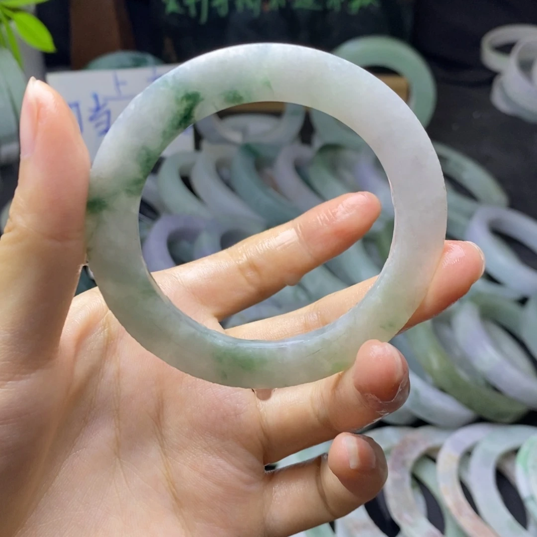 定制翡翠未镶嵌手镯