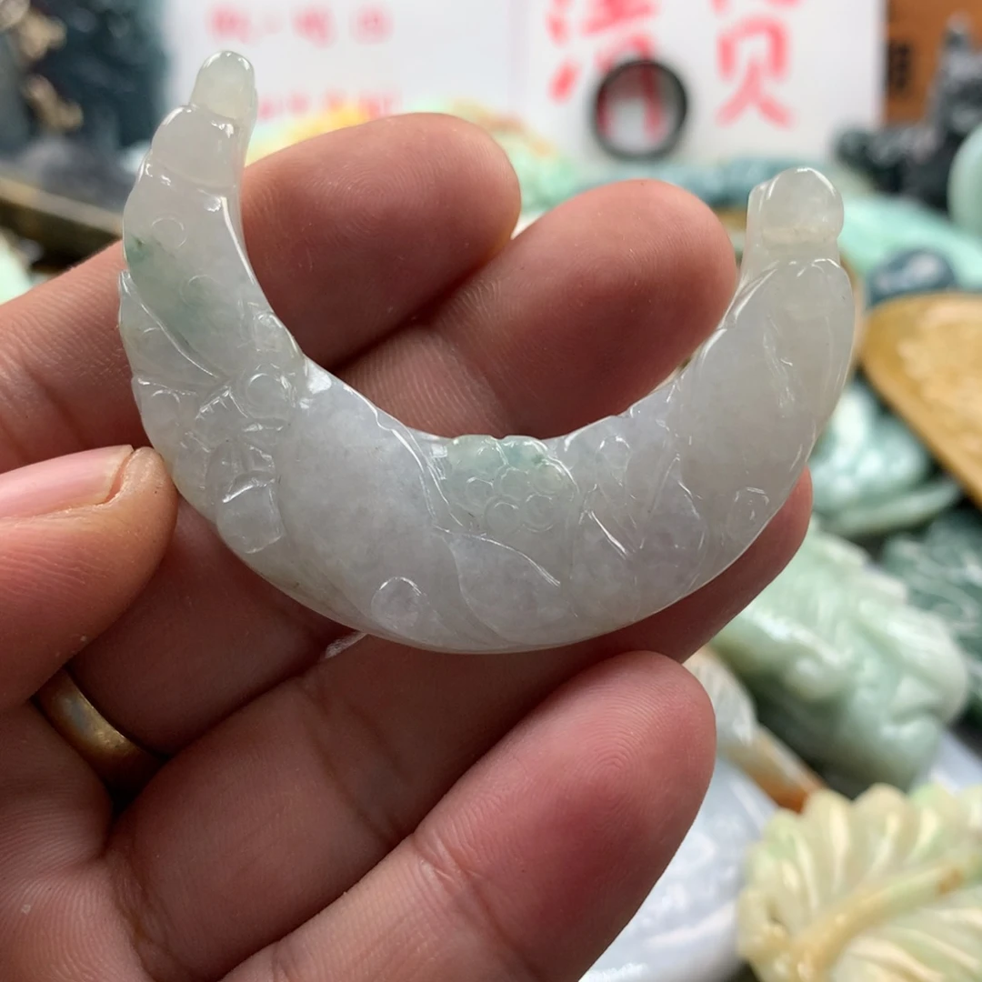 翡翠未镶嵌颈饰保真天然a货翡翠