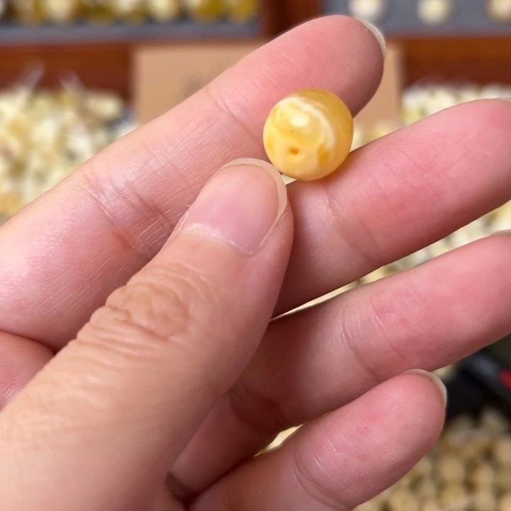 蜜蜡未镶嵌裸石11.2mm一个