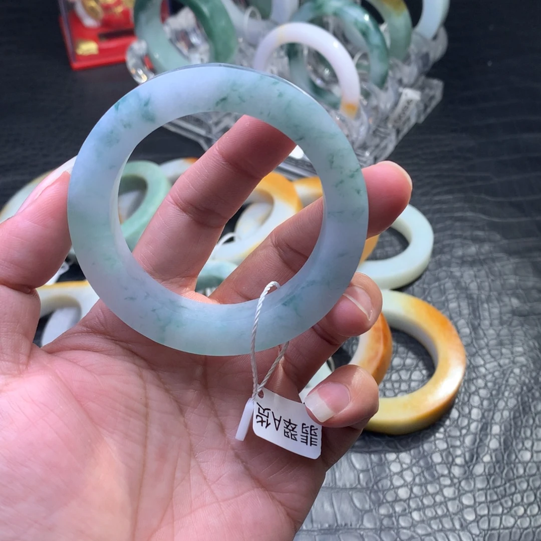 定制翡翠未镶嵌手镯