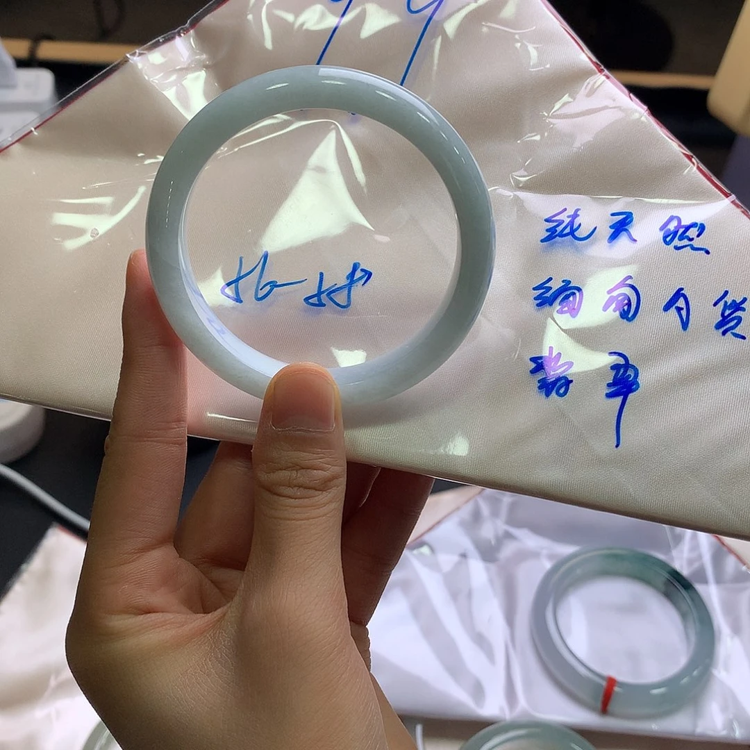 翡翠未镶嵌手镯翡翠