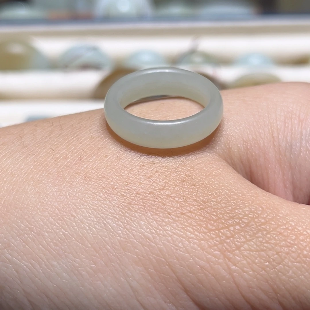 和田玉未镶嵌戒指