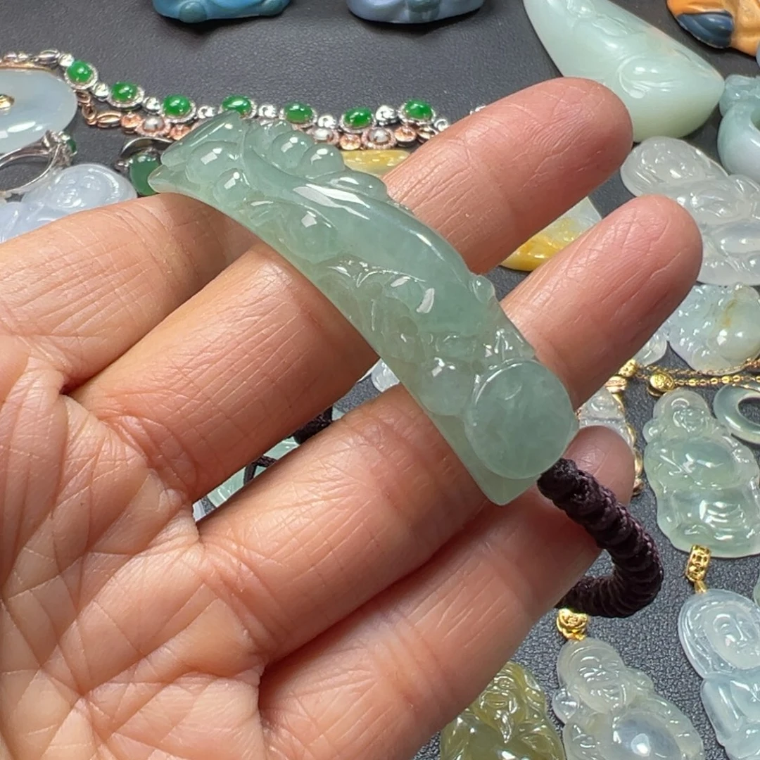 翡翠未镶嵌手链貔貅