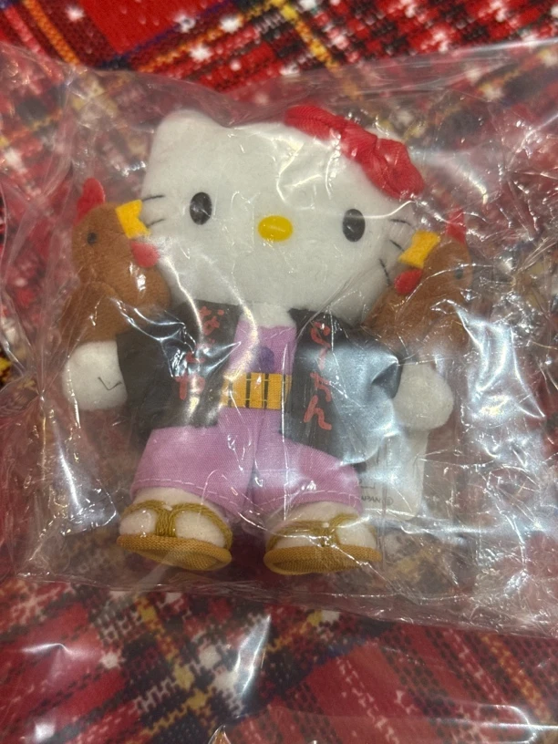 露露专拍名古屋限定kitty挂件