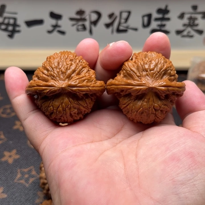 文玩核桃吊坠闷白