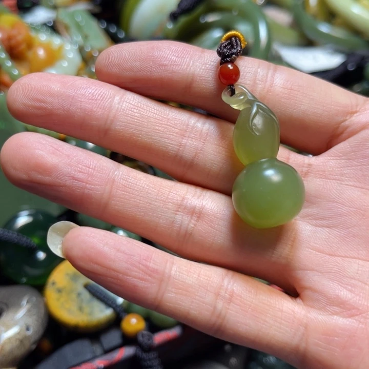 蛇纹石玉合金颈饰