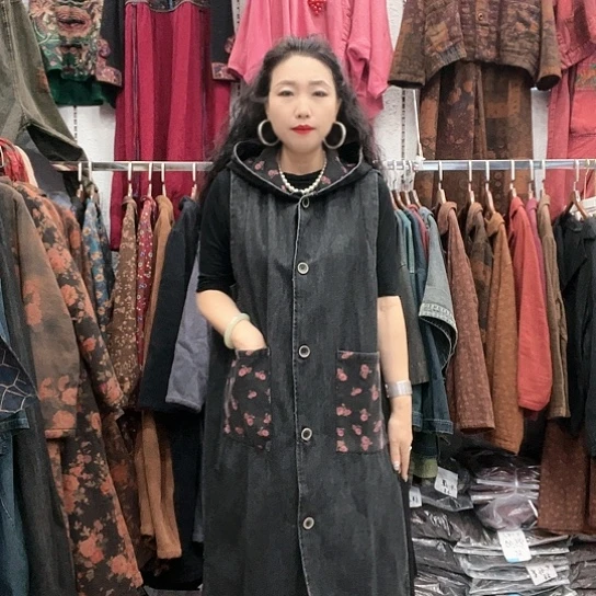 织绣招财猫牛仔连帽马甲裙