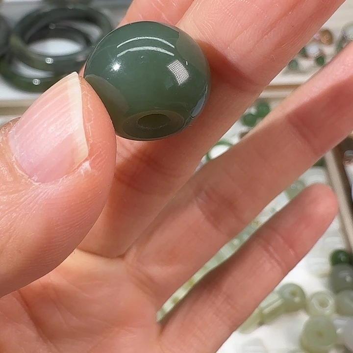 和田玉未镶嵌颈饰16.212