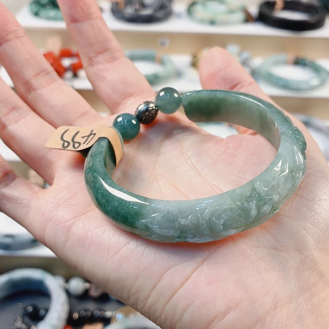 辛***福翡翠未镶嵌手链手串