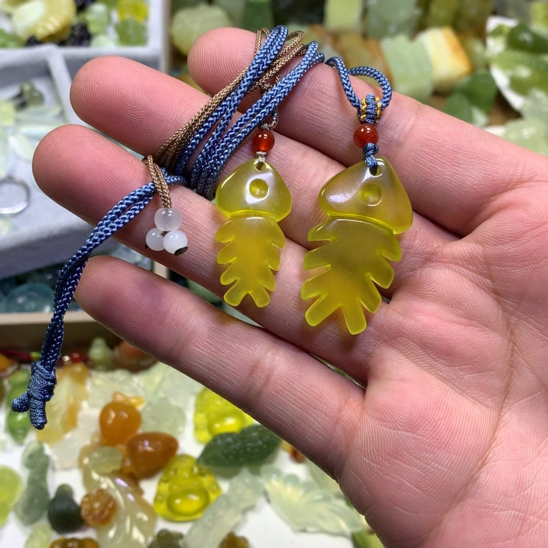 岫玉颈饰未镶嵌一对