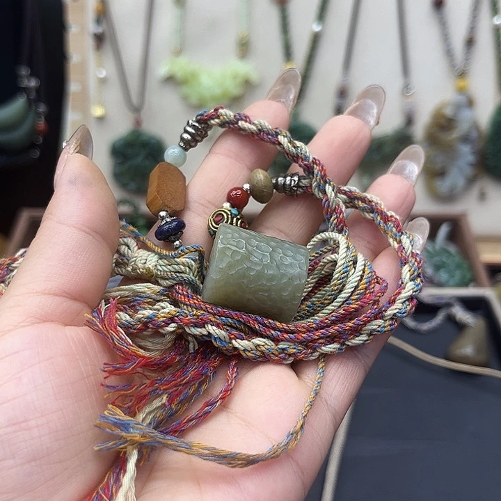 没***心和田玉未镶嵌颈饰